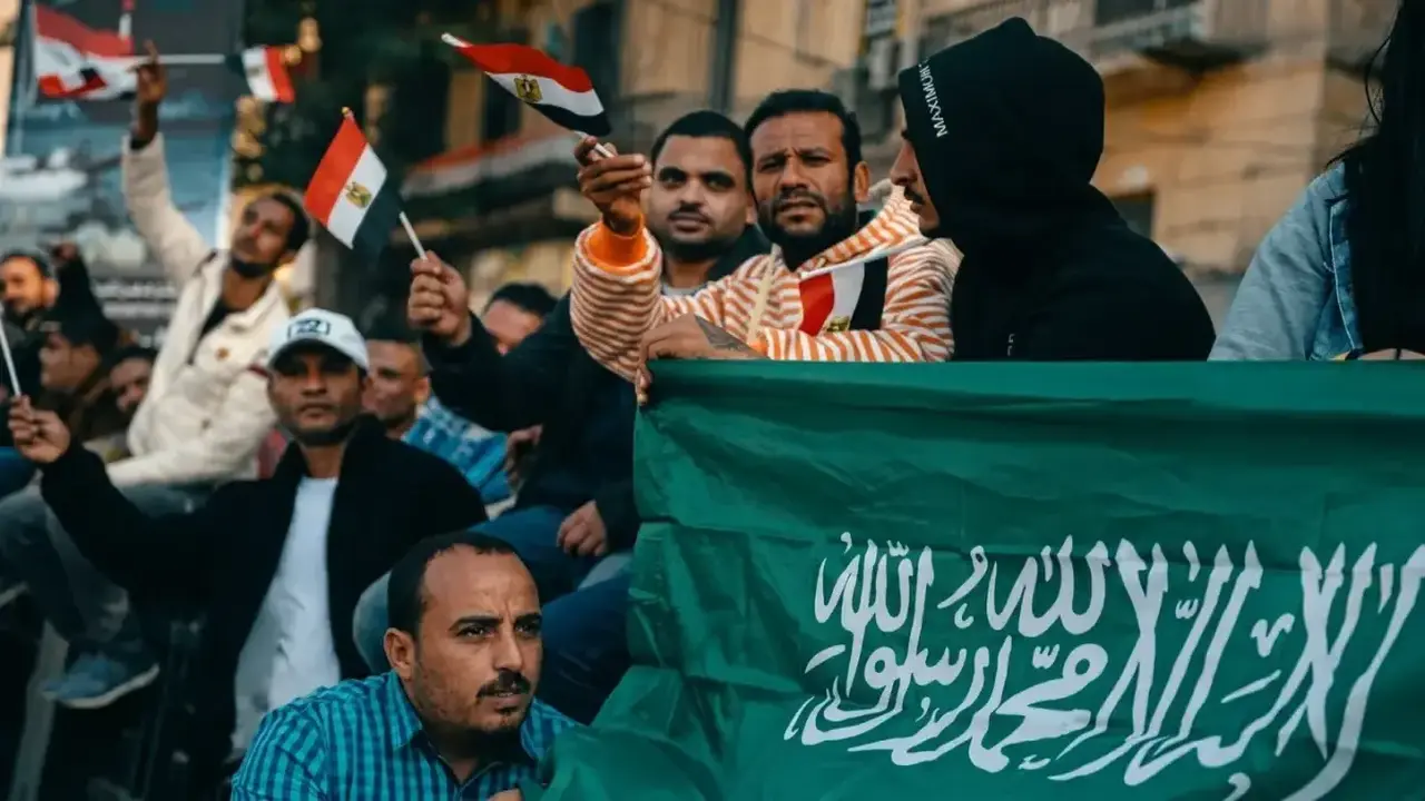 قرار جديد يمنح مرافقي العمالة المصرية في السعودية الحق في العمل